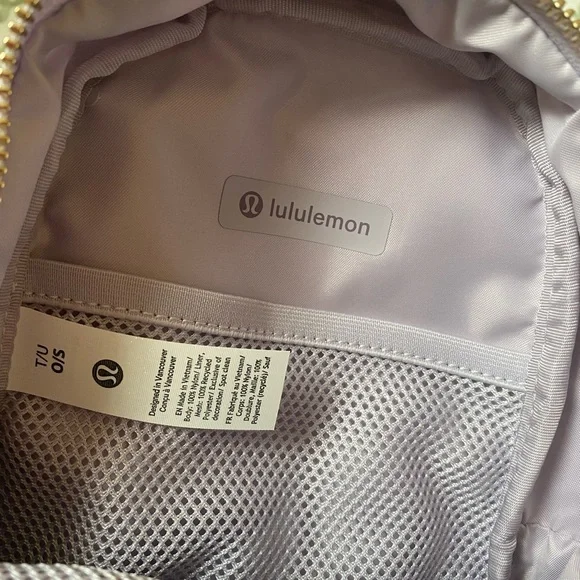 Lululemon Small 2L Sling Bag💙💜 - Picture 8 of 13